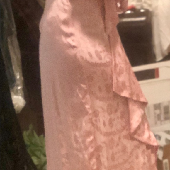 Dress, silk, key hole, tie in the front, high low. - Picture 4 of 7